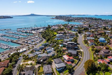 Photo of property in 2/89 Takutai Avenue, Half Moon Bay, Auckland, 2012