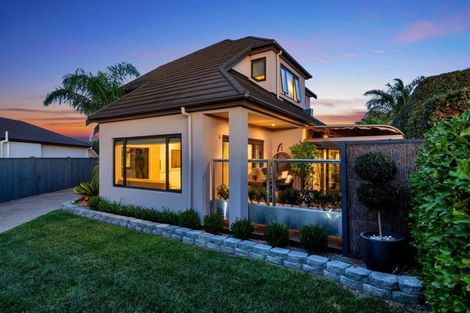 Photo of property in 12 Corsica Way, Karaka, Papakura, 2113