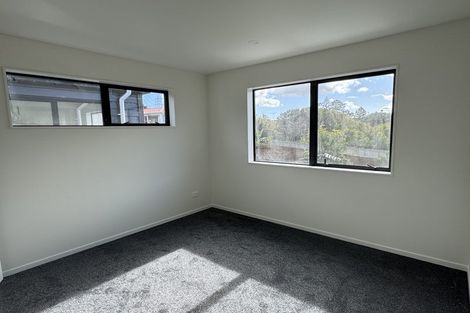 Photo of property in 15 Lowtherhurst Road, Massey, Auckland, 0614