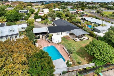 Photo of property in 412 Whangaparaoa Road, Stanmore Bay, Whangaparaoa, 0932
