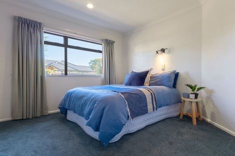 Photo of property in 1 Inverell Place, Waikanae, 5036