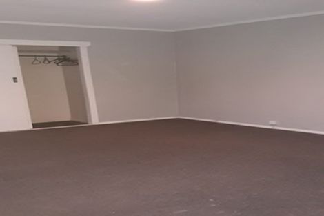 Photo of property in 5 Alder Place, Newlands, Wellington, 6037