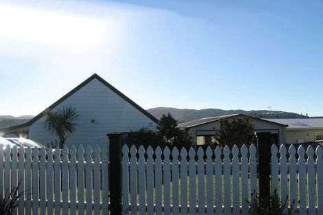 Photo of property in 197 Holborn Drive, Stokes Valley, Lower Hutt, 5019