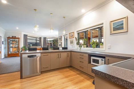 Photo of property in 8 Crabapple Close, Milson, Palmerston North, 4414