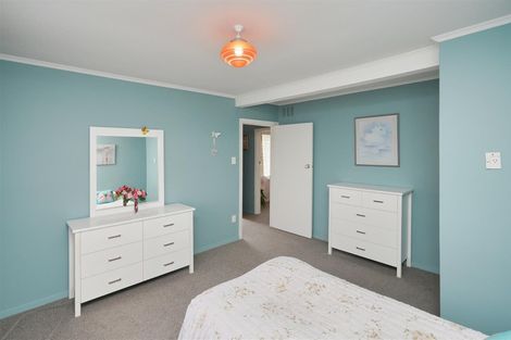 Photo of property in 14 Farquhars Road, Redwood, Christchurch, 8051