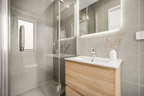 Photo of property in 21a Hillcrest Avenue, Hillcrest, Auckland, 0627