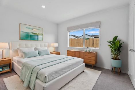 Photo of property in 8 Hagen Close, Golflands, Auckland, 2013