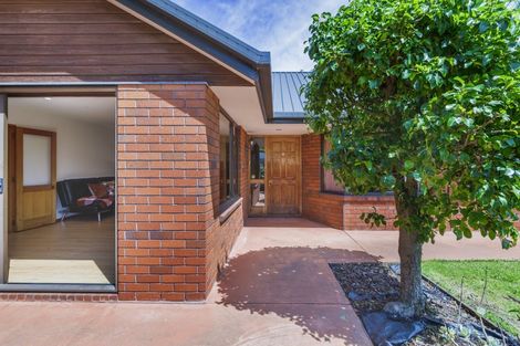 Photo of property in 17 Worthy Street, Ilam, Christchurch, 8041