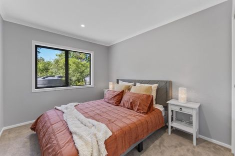 Photo of property in 12 Winnie Close, Acacia Bay, Taupo, 3330