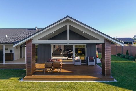 Photo of property in 25 Phoenix Palms Grove, Levin, 5510