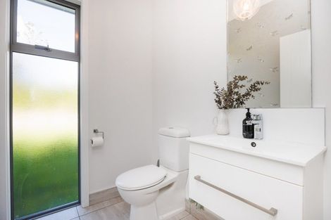 Photo of property in 12 Fleetwood Lane, Turitea, Palmerston North, 4472