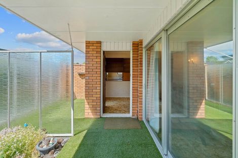 Photo of property in 17 Tudor Avenue, Ilam, Christchurch, 8041