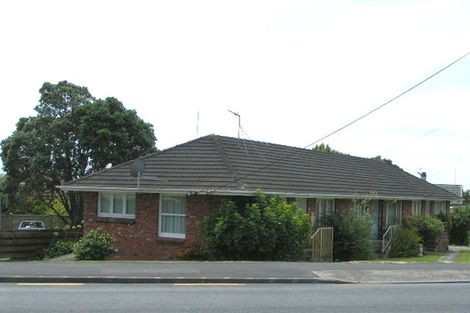 Photo of property in 1/300 Lake Road, Hauraki, Auckland, 0622