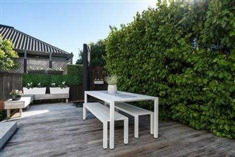 Photo of property in 41 Seaview Avenue, Northcote, Auckland, 0627