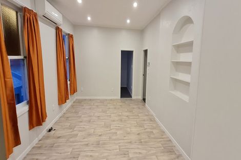 Photo of property in 9 Lipman Street, Mount Victoria, Wellington, 6011