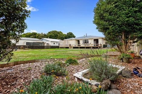 Photo of property in 16 Cumming Street, Okato, 4335