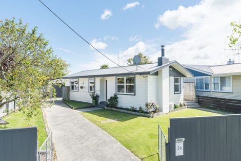 Photo of property in 36 Tararua Terrace, Cloverlea, Palmerston North, 4412