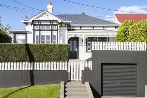 Photo of property in 18 Farm Road, Northland, Wellington, 6012