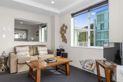 Photo of property in 12 Maunganui Road, Mount Maunganui, 3116