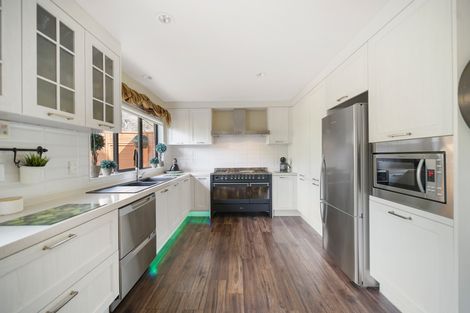 Photo of property in 20 Heyington Way, East Tamaki Heights, Auckland, 2016