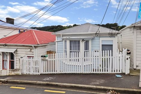 Photo of property in 19 Hanson Street, Mount Cook, Wellington, 6021