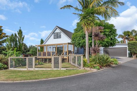 Photo of property in 1 Ishtar Place, One Tree Point, 0118
