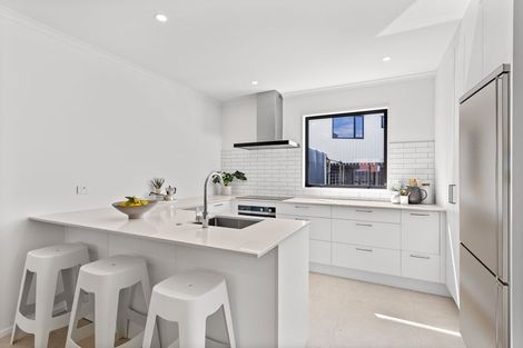 Photo of property in 16 Hema Road, Hobsonville, 0616