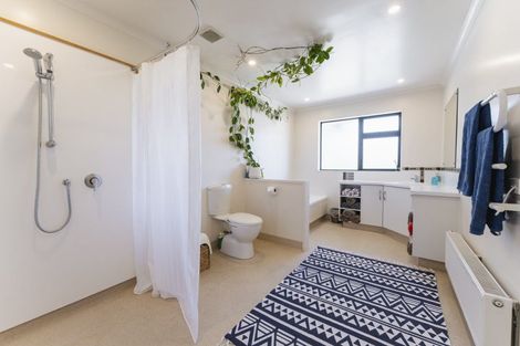 Photo of property in 67 Surrey Heights, Waihola, Outram, 9073