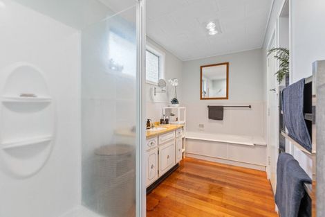 Photo of property in 17 Hinau Street, Inglewood, 4330