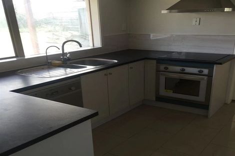 Photo of property in 12 Rathgar Road, Henderson, Auckland, 0610