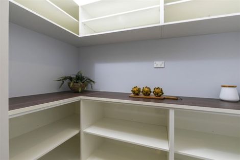 Photo of property in 16 Barrique Road, Kumeu, 0810