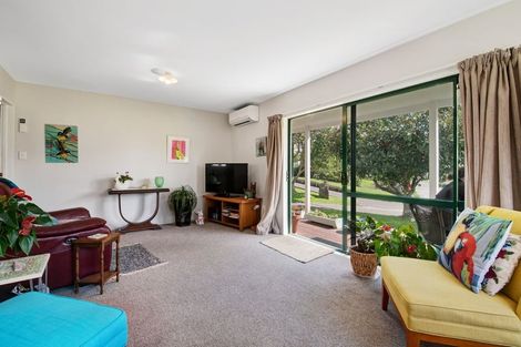 Photo of property in 68 Matija Place, Red Beach, 0932