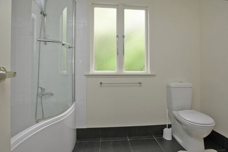 Photo of property in 64 Eden Street, Island Bay, Wellington, 6023