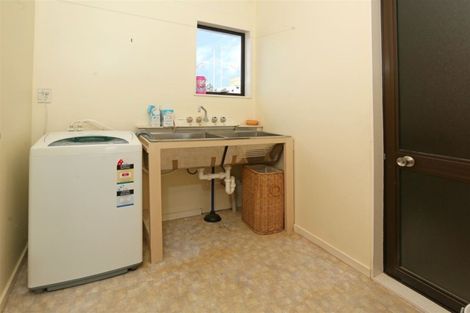 Photo of property in 180 Te Atatu Road, Te Atatu South, Auckland, 0610
