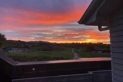 Photo of property in 71 Shaw Road, Oratia, Auckland, 0604