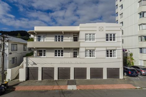 Photo of property in Ionian Flats, 123-125 Brougham Street, Mount Victoria, Wellington, 6011