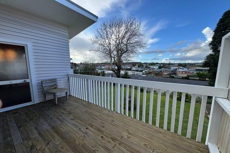 Photo of property in 73 Christmas Road, Manurewa, Auckland, 2102