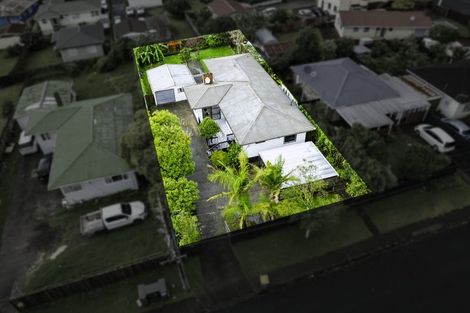 Photo of property in 128 Cobham Crescent, Kelston, Auckland, 0602