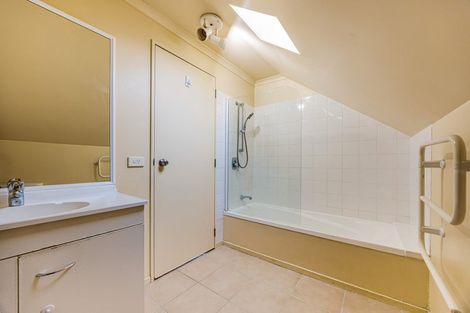 Photo of property in 31d Chieftain Rise, Goodwood Heights, Auckland, 2105