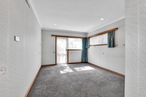 Photo of property in 64 Waiwaka Terrace, Strandon, New Plymouth, 4312