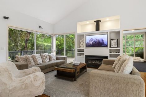 Photo of property in 14 Tiffany Close, Totara Park, Auckland, 2019