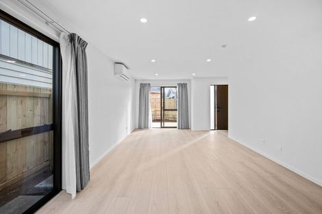 Photo of property in 16 Gossamer Drive, Pakuranga Heights, Auckland, 2010
