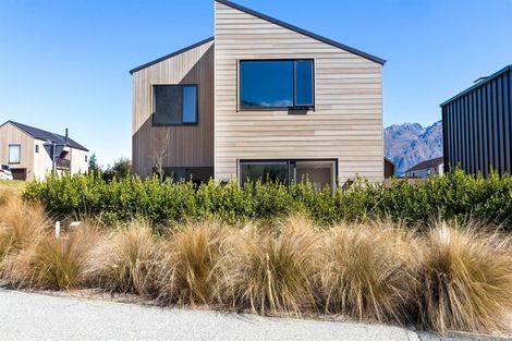 Photo of property in 2 Soudley Court, Jacks Point, Queenstown, 9371