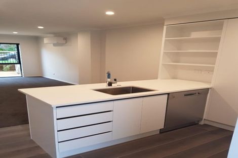 Photo of property in 14u4 Ruakiwi Road, Hamilton Lake, Hamilton, 3204