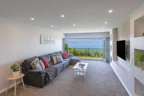 Photo of property in 35 Grumman Lane, Newlands, Wellington, 6037