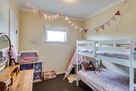 Photo of property in 100 Guppy Road, Taradale, Napier, 4112