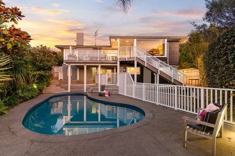 Photo of property in 13 Evelyn Road, Cockle Bay, Auckland, 2014