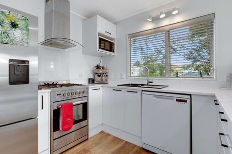 Photo of property in 2/137 Awaroa Road, Helensville, 0800