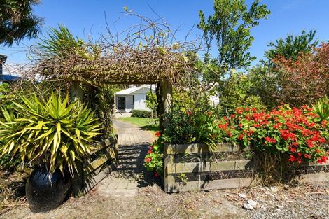 Photo of property in 991 Parewanui Road, Parewanui, Bulls, 4894