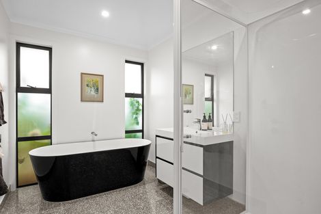 Photo of property in 76 Shields Street, Clyde, 9330